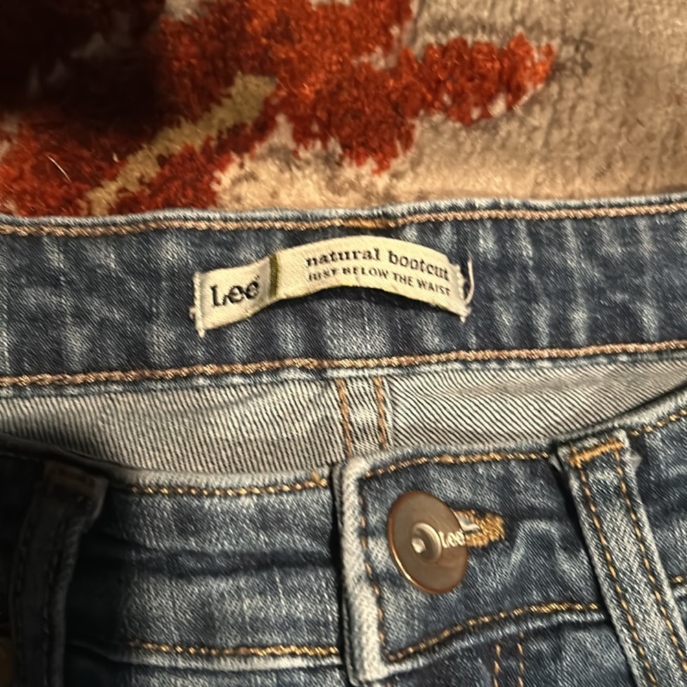 Lee Women’s Natural Bootcut Jeans Mid-Rise Like new condition Size 8 Petite - Picture 7 of 11
